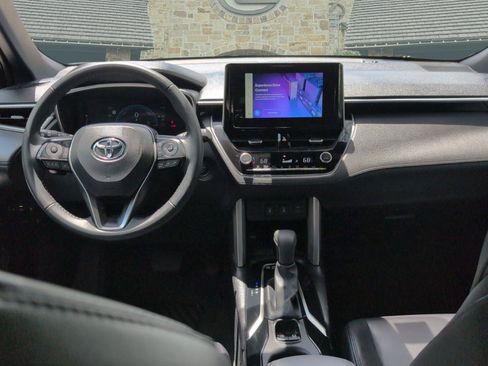 Used 2024 Toyota Corolla Cross AWD Hybrid w/ Convenience Package image 16