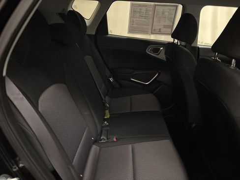 Used 2023 Kia Soul LX w/ LX Technology Package image 21
