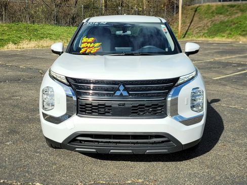 Used 2022 Mitsubishi Outlander ES image 4