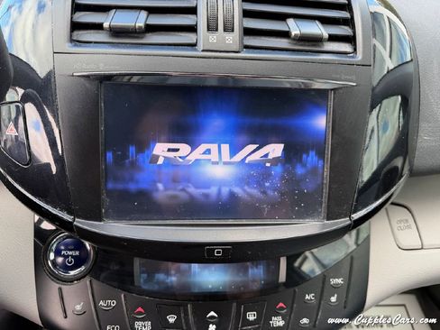 Used 2014 Toyota RAV4 EV image 24