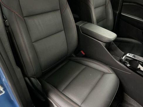 Certified 2025 Chevrolet Trax RS w/ Sunroof Package FWD image 28