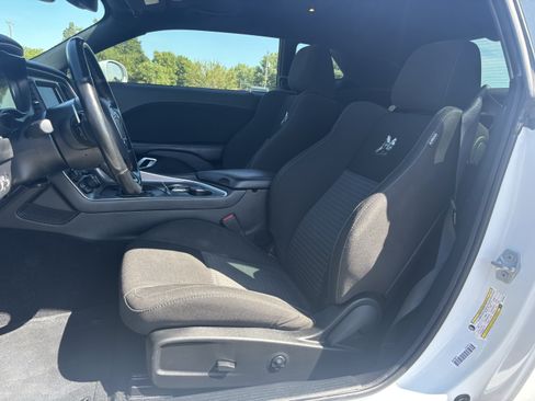 Used 2021 Dodge Challenger R/T Scat Pack RWD image 9