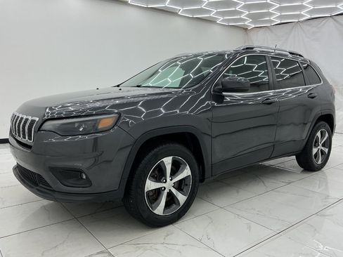 Used 2019 Jeep Cherokee Limited AWD/4WD image 6