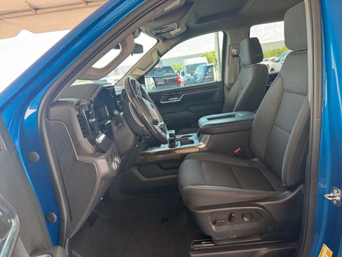 Used 2022 GMC Sierra 1500 Elevation RWD image 9