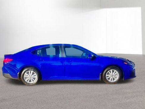 Used 2025 Toyota Camry LE image 4