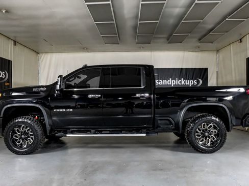 Used 2020 Chevrolet Silverado 2500 High Country w/ Z71 Off-Road Package AWD/4WD image 12