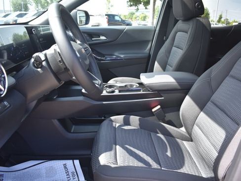 New 2027 Chevrolet Equinox LT w/ LPO, Floor Liner Package FWD image 13