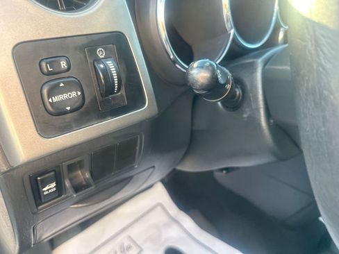 Used 2006 Pontiac Vibe w/ Preferred Package image 17