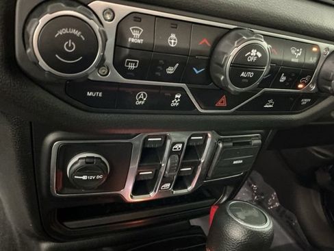 Used 2024 Jeep Wrangler Unlimited Sport AWD/4WD image 31
