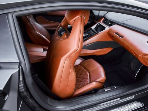 Used 2018 Lamborghini Aventador S image 51