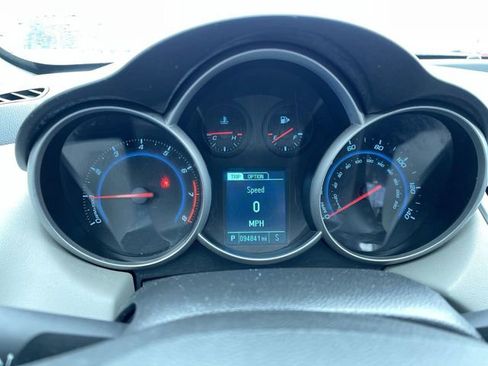 Used 2014 Chevrolet Cruze LS image 12