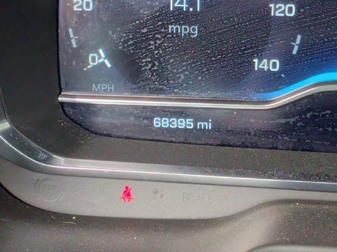 Used 2024 Chevrolet Suburban Premier image 22