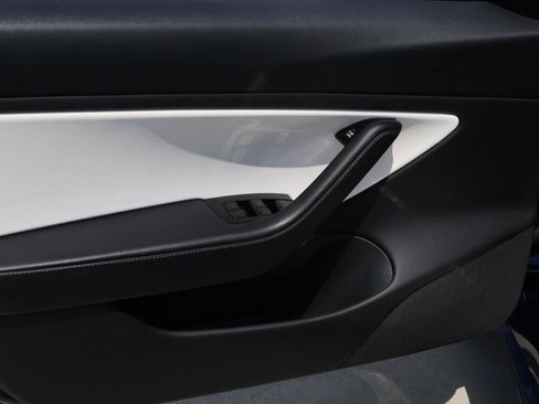 Used 2019 Tesla Model 3 Standard Range RWD image 13