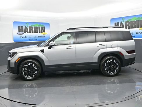 Used 2025 Hyundai Santa Fe SEL image 2