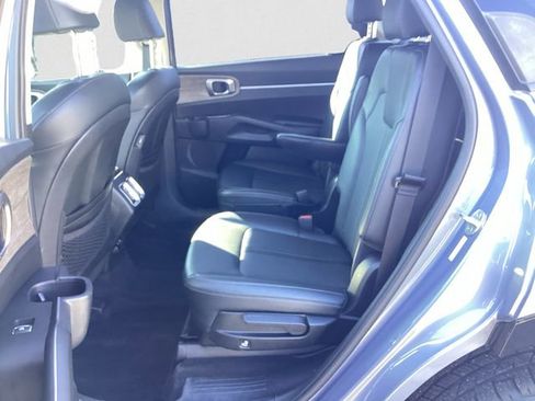 Used 2021 Kia Sorento EX image 13