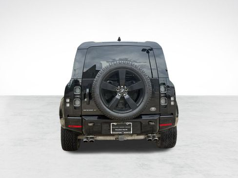 Used 2022 Land Rover Defender 110 V8 AWD/4WD image 10