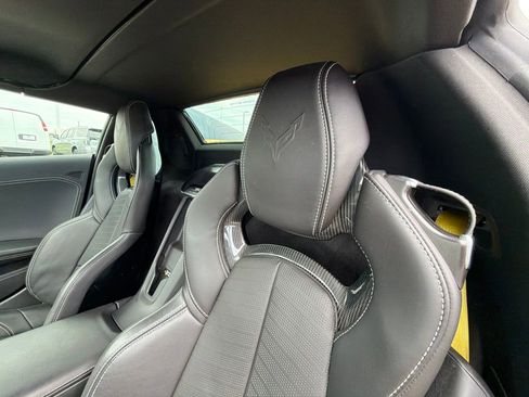 Used 2025 Chevrolet Corvette Z06 w/ Stealth Interior Trim Package RWD image 27
