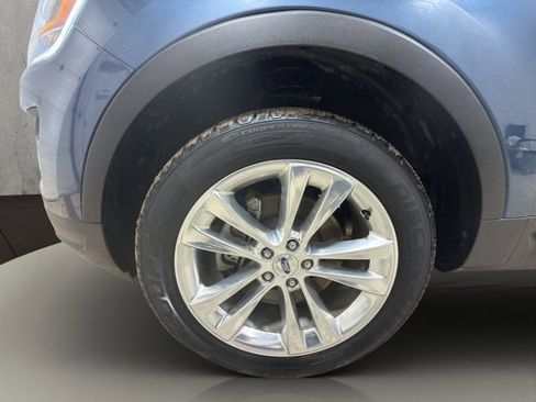 Used 2018 Ford Explorer XLT w/ Equipment Group 202A image 25