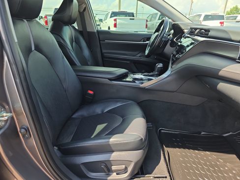 Used 2020 Toyota Camry XSE FWD image 15