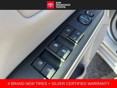 Certified 2017 Toyota Camry LE FWD image 32