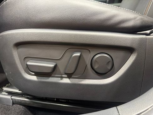 Used 2025 MAZDA CX-50 AWD 2.5 Hybrid w/ Premium Pkg image 17