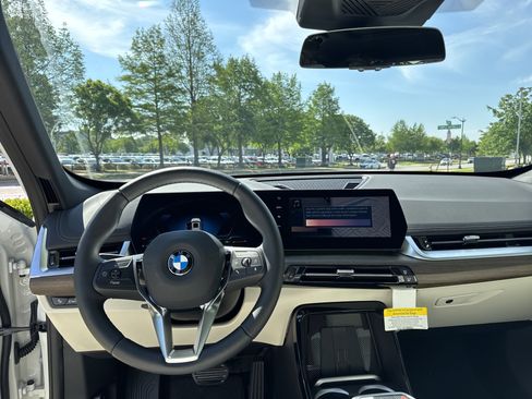 New 2026 BMW X1 xDrive28i AWD/4WD image 12