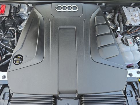 Used 2025 Audi Q7 2.0T Premium Plus AWD/4WD image 34