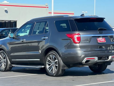 Used 2017 Ford Explorer Platinum image 7