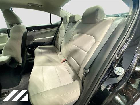 Used 2018 Hyundai Elantra Value Edition FWD image 25