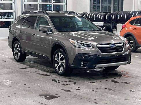 Used 2022 Subaru Outback Limited image 7