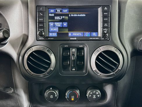 Used 2018 Jeep Wrangler Unlimited Sport S AWD/4WD image 18