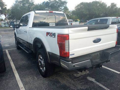 Used 2019 Ford F250 Lariat w/ Lariat Ultimate Package AWD/4WD image 2