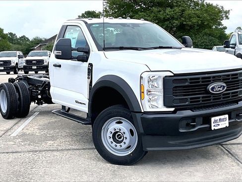 New 2025 Ford F450 XL image 1
