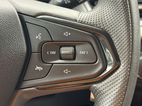 Used 2025 Chevrolet Trax LS FWD image 26