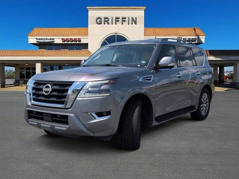 Used 2023 Nissan Armada SL w/ Captain's Chairs Package AWD/4WD image 11