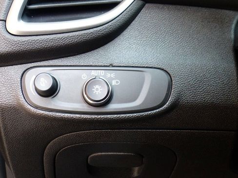 Used 2019 Chevrolet Trax LS image 40