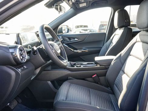 New 2026 Chevrolet Equinox LT FWD image 17