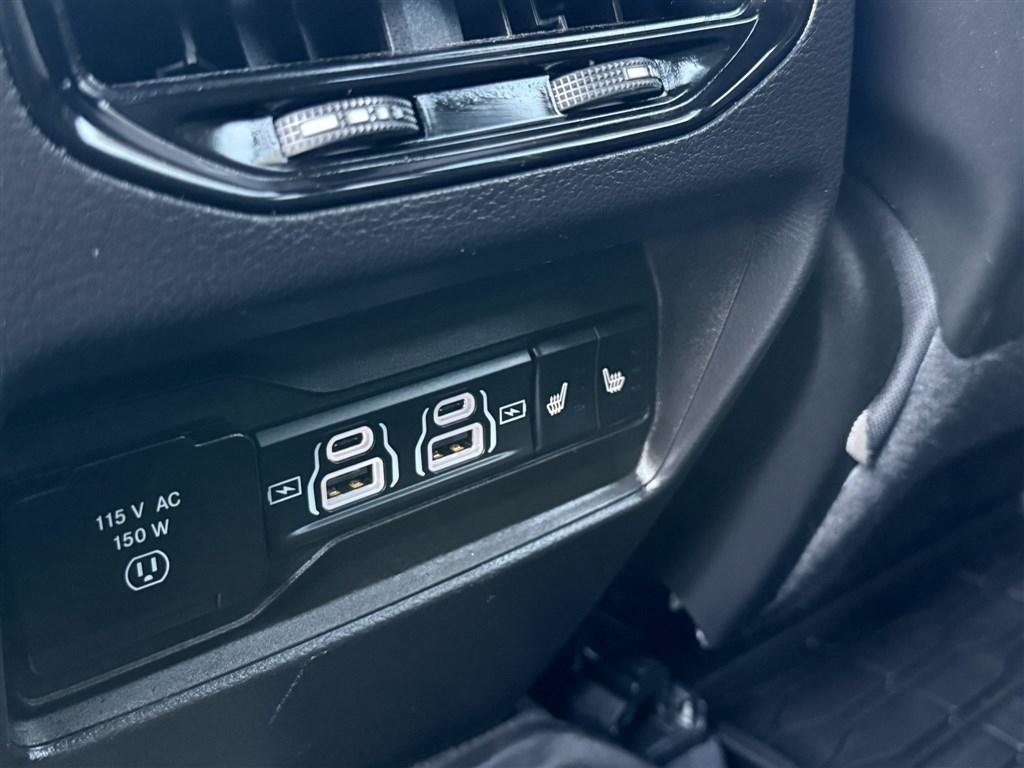 Used 2022 Jeep Grand Cherokee Trailhawk w/ Advanced Protech Group II AWD/4WD image 24