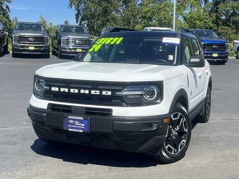 Certified 2024 Ford Bronco Sport Outer Banks w/ Tech Package AWD/4WD image 1