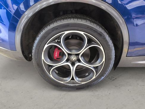 Used 2022 Alfa Romeo Stelvio Ti image 8