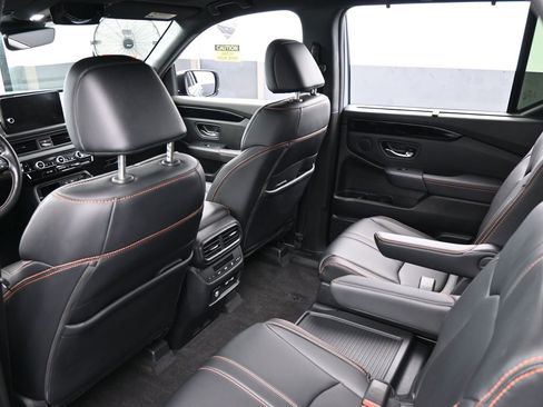 Used 2023 Honda Pilot TrailSport image 39