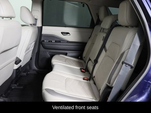 Used 2022 Nissan Pathfinder Platinum w/ Cargo Package FWD image 16