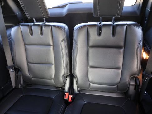 Used 2017 Ford Explorer Limited image 17