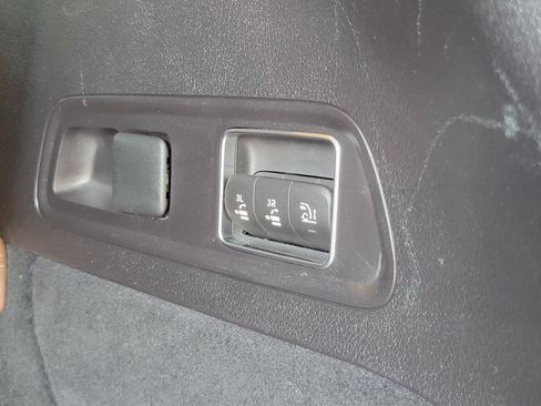 Used 2024 Mercedes-Benz GLS 450 4MATIC image 33