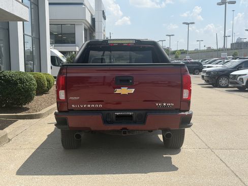 Used 2017 Chevrolet Silverado 1500 LTZ Z71 AWD/4WD image 6