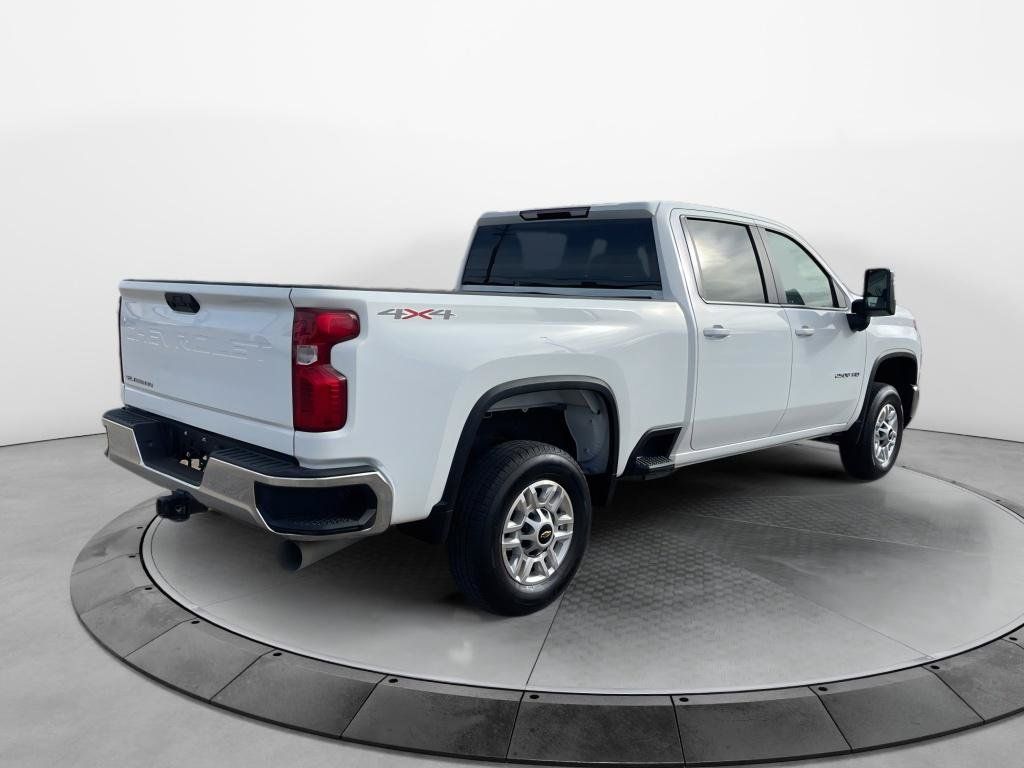 Used 2024 Chevrolet Silverado 2500 LT AWD/4WD image 5