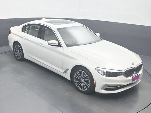Used 2019 BMW 530i w/ Premium Package RWD image 18