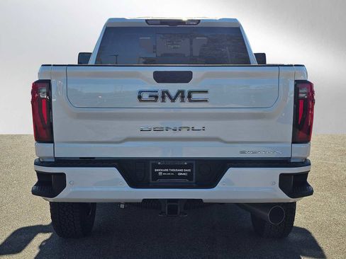 New 2025 GMC Sierra 2500 Denali Ultimate image 4