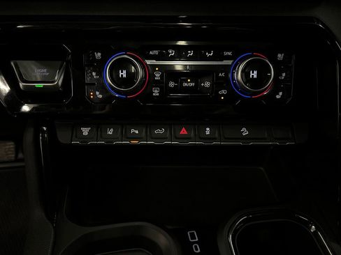 Used 2025 GMC Sierra 3500 AT4 w/ AT4 Premium Plus Package image 25