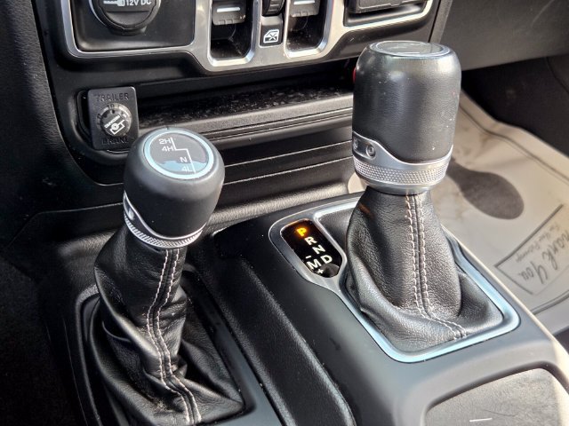 Used 2022 Jeep Gladiator Overland w/ Popular Equipment Package AWD/4WD image 13